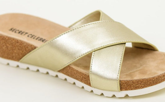 Amazing Footbed Sandals: Spring 2017 Secret Celebrity